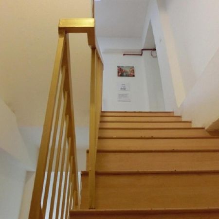 The Garden Inn Мири Экстерьер фото