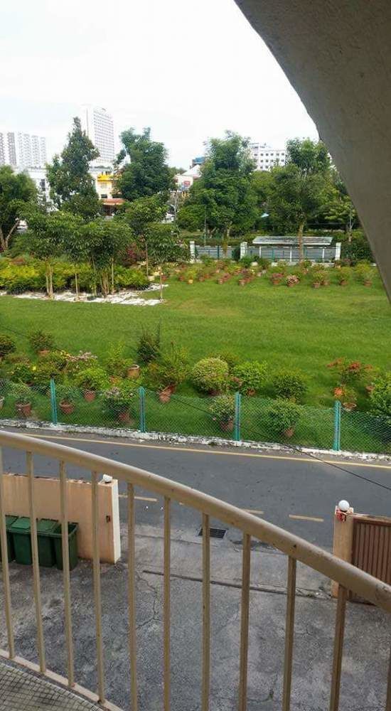 The Garden Inn Мири Экстерьер фото